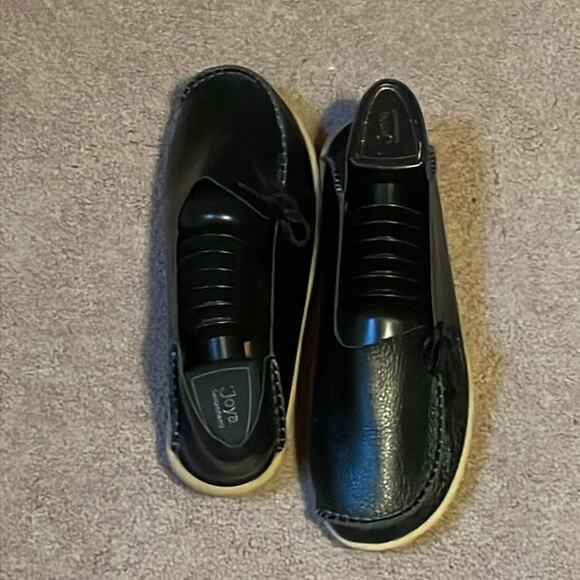 Black Leather Moccasin Style Shoe. 9 - Picture 4 of 4